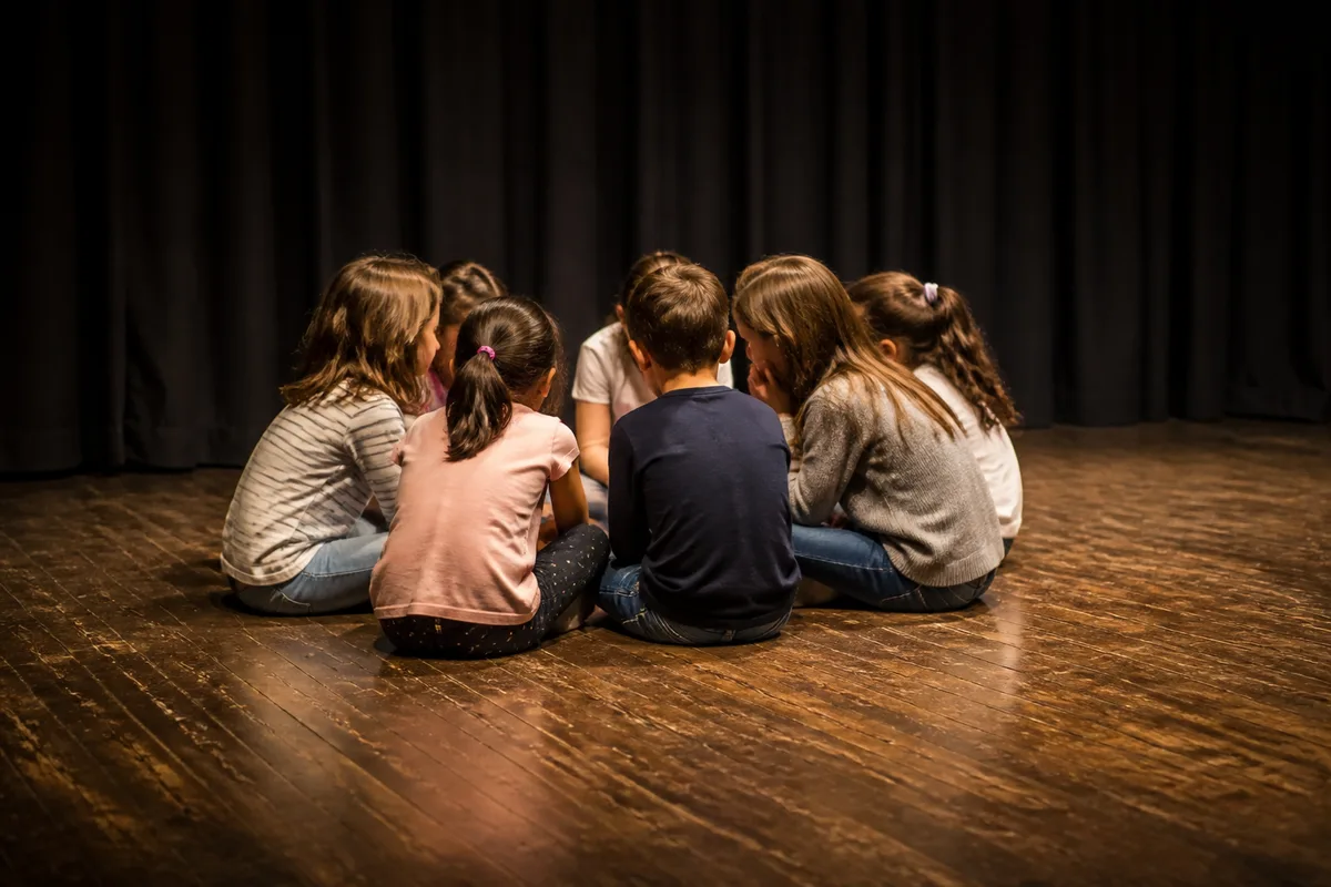 Atelier théâtre enfant : ce que le jeu apporte à l'oral