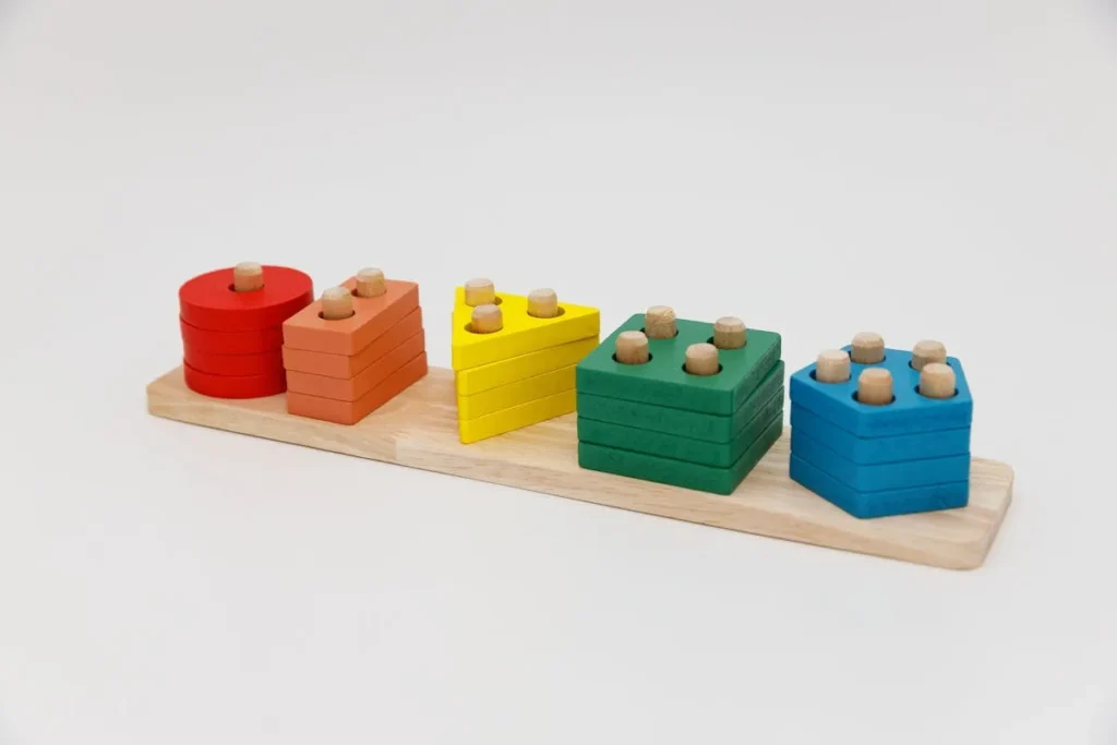Les jeux Montessori à la maison : comment stimuler votre enfant au quotidien